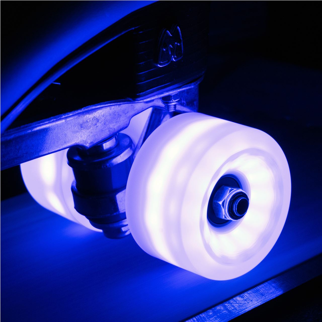 Moxi Cosmo Glow Roues de patins à roulettes lumineuses à LED Purple Haze 62 mm 80a - Paquet de 4